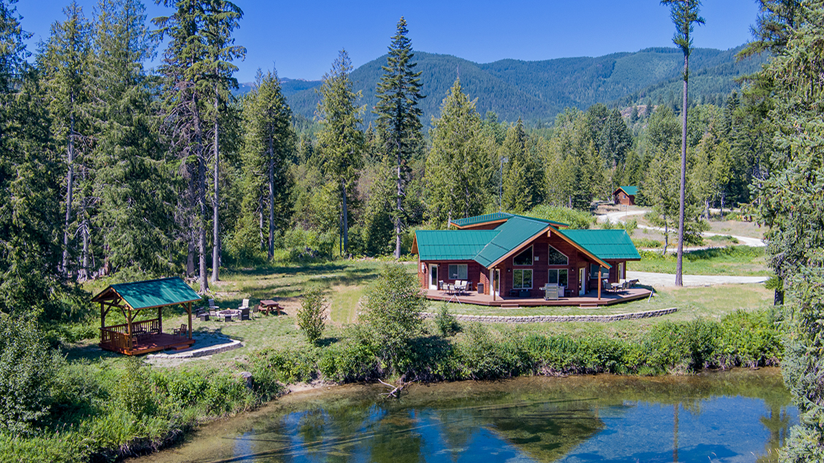 Montana Creekside Lodging